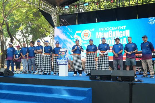 Indocement&nbsp;libatkan 50 seniman galang dana bangun rumah tukang