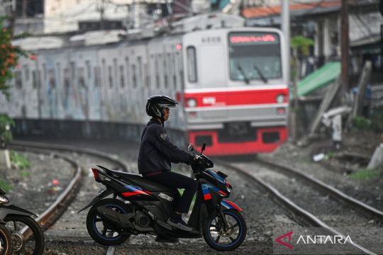 Pengamat soroti pentingnya sinergi Pusat-Daerah atasi perlintasan liar