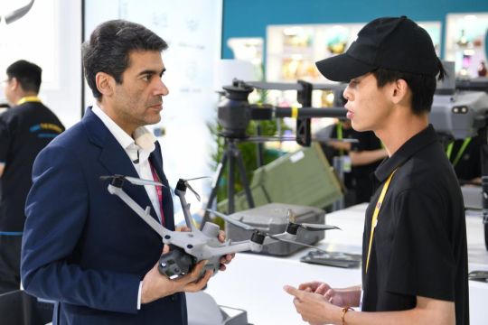 Raksasa drone China DJI luncurkan robot pembersih