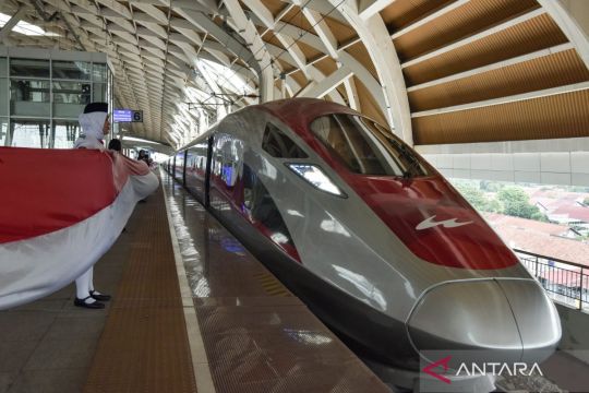 Ekonomi kemarin, utang kereta cepat sampai peluang ekspor perikanan