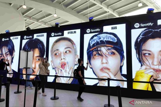 Stray Kids mencatat 500 juta streaming Spotify lewat "God's Menu"