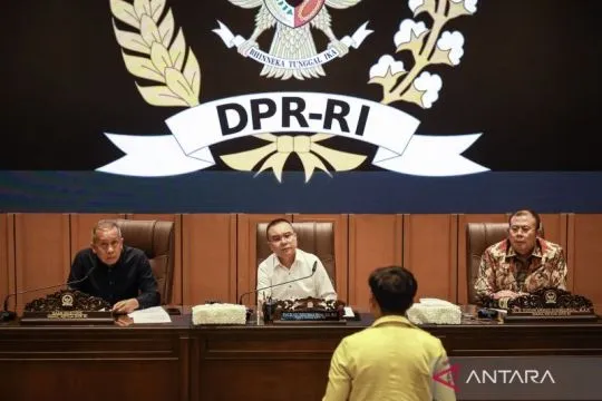 DPR pastikan bakal respons tuntutan 17+8