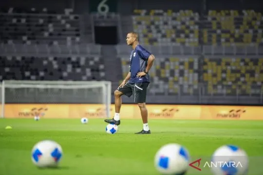 Menanti keberanian Patrick Kluivert