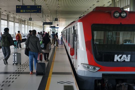 Long Weekend, KAI Catat Peningkatan Pada Layanan KA Jarak Jauh, Commuter Line, dan KA Bandara di Daop 6 Yogyakarta
