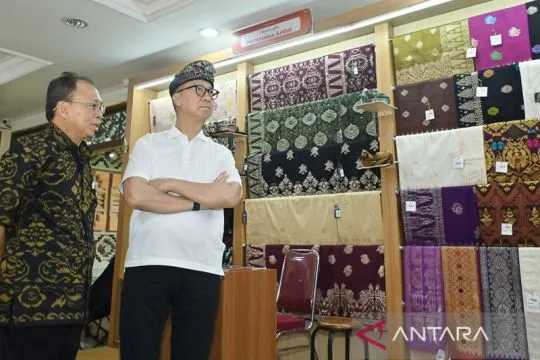 Menperin minta Pemprov Bali terus tambah sentra IKM
