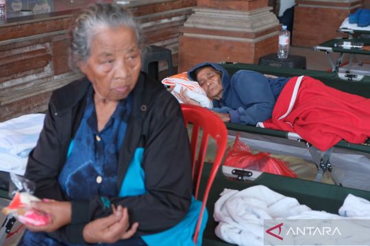 Langkah-langkah untuk melindungi lansia di daerah bencana dari RSV