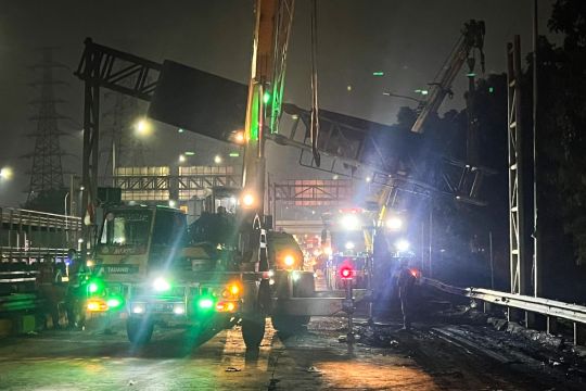 Damri: Tidak ada korban jiwa insiden kebakaran di Tol Jakarta-Cikampek