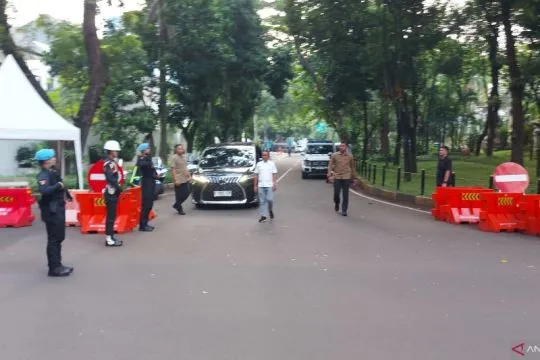 Mendikti Saintek hingga Panglima TNI ratas di kediaman Prabowo