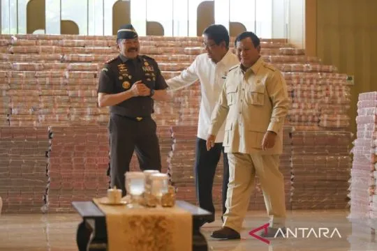 Pengamat: Prabowo perkuat penegakan hukum pada tahun pertama memimpin