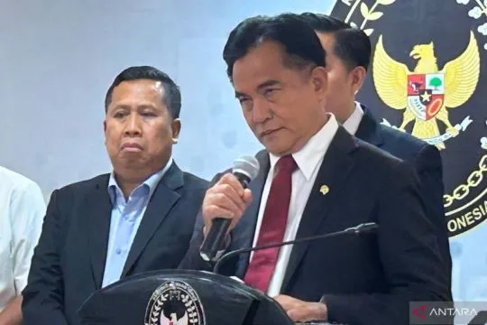 Hoaks! Artikel Menteri Yusril minta relawan Jokowi dibubarkan