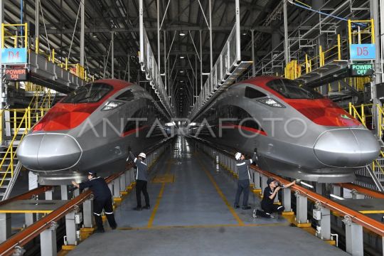 Soal utang KCIC, Menko AHY tekankan pentingnya kesehatan PT KAI