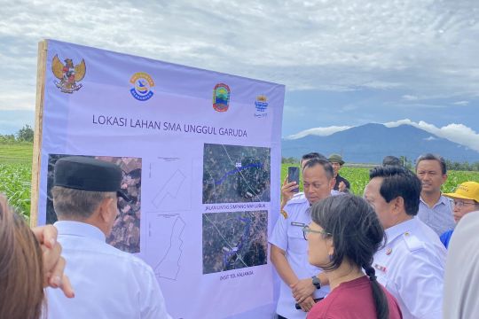 Wamendiktisaintek sebut kolaborasi lintas sektor bangun Sekolah Garuda
