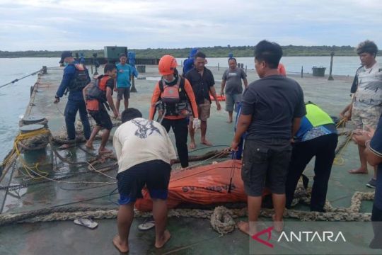 Tim SAR Babel evakuasi ABK TB Kawan Kita XI di Perairan Pulau Seliu