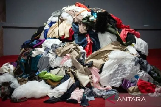 Alasan sampah pakaian berisiko memunculkan mikroplastik
