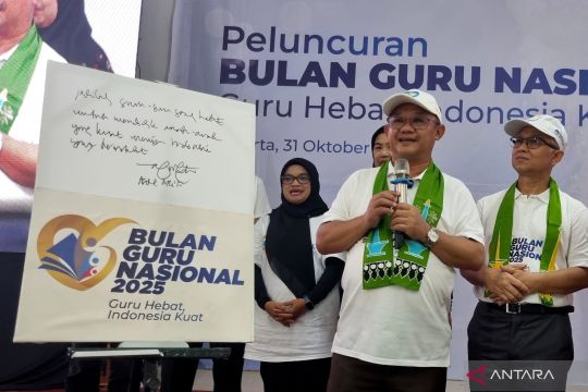 Luncurkan Bulan Guru Nasional, Mendikdasmen beri semangat para guru 