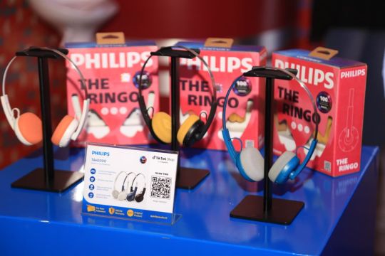 Rayakan 100 tahun, Philips Audio luncurkan headphone retro The Ringo