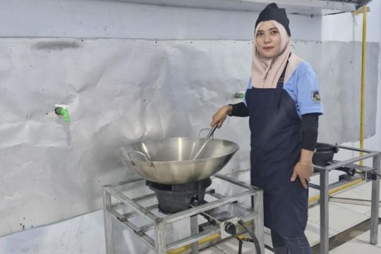 Dari penjual sate jamur jadi "Ibu Dapur": kisah relawan dapur MBG Blora yang menginspirasi