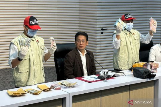 KPK sita dokumen pergeseran anggaran saat geledah Dinas PUPRPKPP Riau