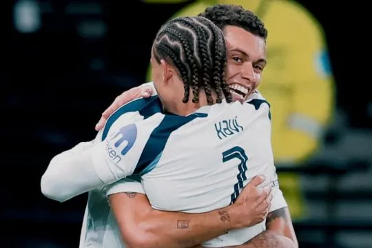 Xavi Simons takjub dengan gol Van de Ven ke gawang Copenhagen