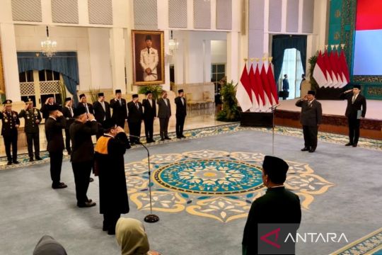 Presiden Prabowo lantik Dwiarso Budi Santiarto sebagai Wakil Ketua MA