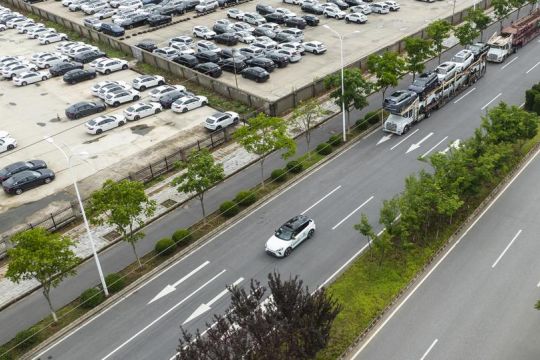 Abu Dhabi uji coba layanan taksi nirawak lewat kemitraan dengan China