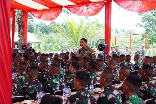 Menhan ingatkan prajurit TNI harus dekat dan harmonis dengan rakyat