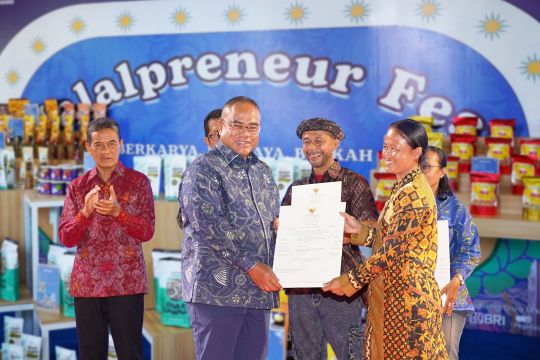 PNM Bersama MES Dorong Usaha Ultra Mikro Naik Kelas Lewat Produk Halal