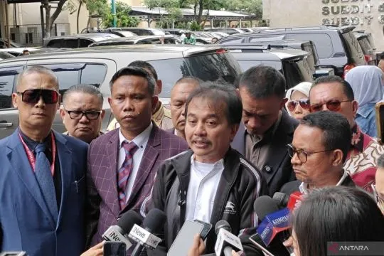 Sambangi Polda Metro Jaya, Roy Suryo dkk minta gelar perkara khusus