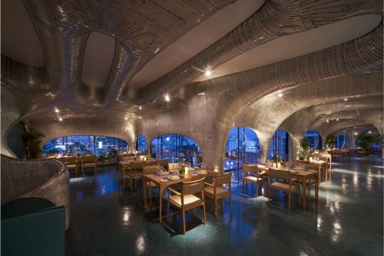 Smith's Kitchen & Bar Asal Vietnam Raih Tiga Gelar Bergengsi di Luxury Restaurant Awards 2025 untuk Kategori Asia