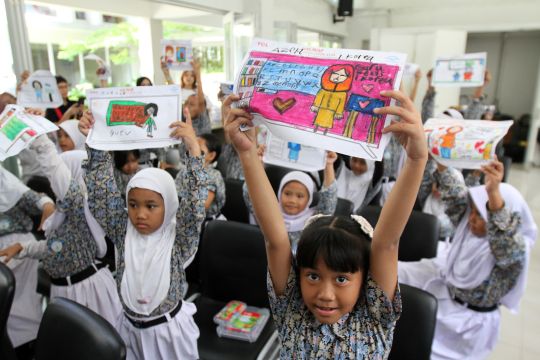 Bantuan 200 televisi disalurkan untuk dukung pembelajaran di sekolah