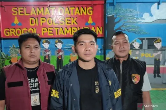 Polisi amankan dua penagih hutang yang resahkan warga di Jakarta Barat