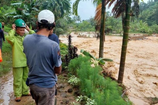 Semen Padang kirim relawan bantu warga terdampak banjir di Pauh Padang