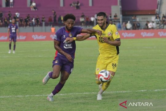 Persik Kediri bekuk Semen Padang 2-1
