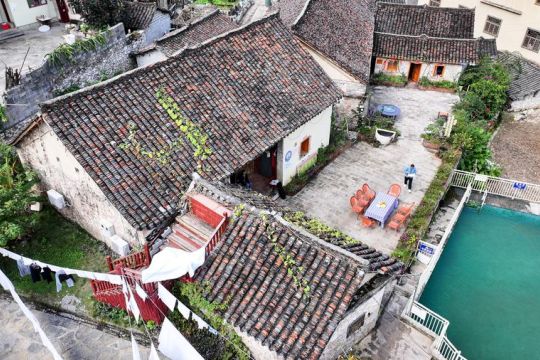 Menengok jembatan tertinggi di dunia dongkrak wisata lokal di Guizhou