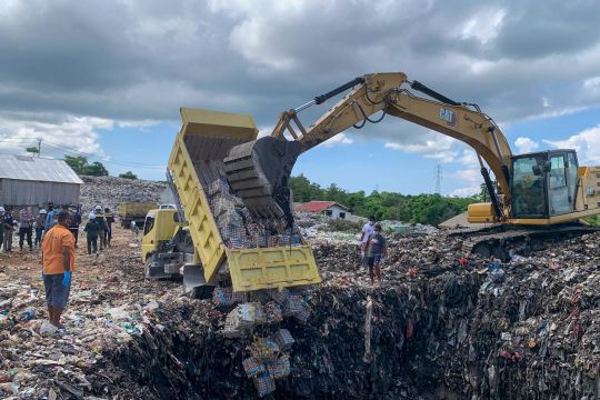 Karantina NTT musnahkan satu kontainer telur seberat 9.400 kilogram