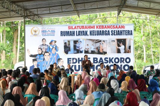 Pimpinan MPR cek program pemasangan listrik di perdesaan Jawa Timur