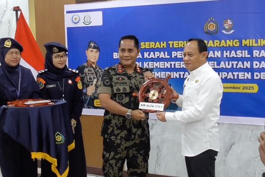 KKP hibahkan dua kapal ikan asing rampasan kepada Pemkab Deli Serdang