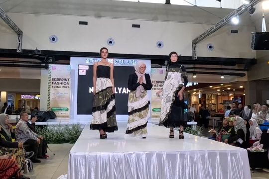 Fesyen ramah lingkungan tampil anggun di Ecoprint Fashion Trend 2025