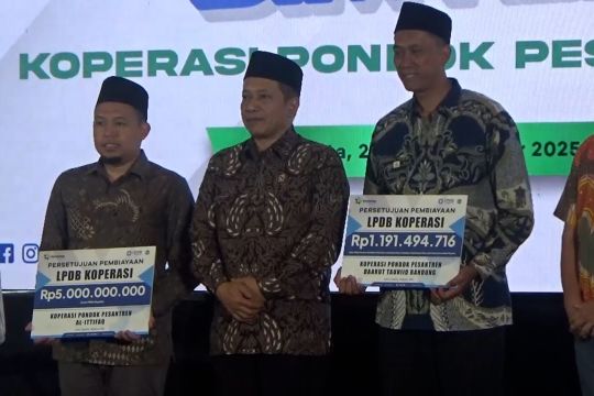 Sinergi ekonomi umat diperkuat melalui jaringan koperasi pesantren