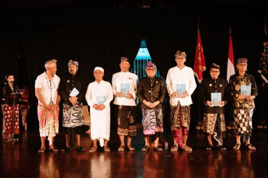 Buku Brahmasara dan pentas tari kontemporer warnai Saraswati 2025