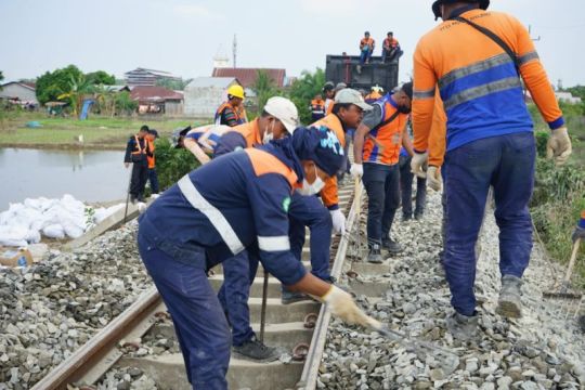 KAI Percepat Normalisasi Jalur Terdampak Banjir di Sumatera untuk Menjaga Keselamatan Perjalanan Kereta Api