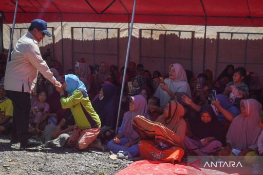 Prabowo di Pariaman: Negara tak biarkan rakyat pikul beban sendiri