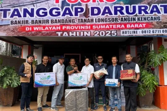 Pelindo salurkan bantuan kemanusiaan untuk korban banjir di Sumatera