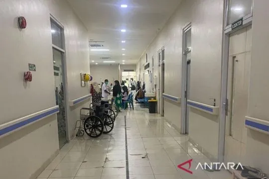 Layanan RSUD Zubir Mahmud Aceh Timur terbatas akibat banjir