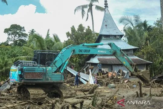 Selasa, huntara korban banjir Sumatera hingga TNI gugur di pasaman