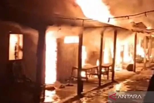 Kebakaran hanguskan sembilan pintu kontrakan di Cakung Timur