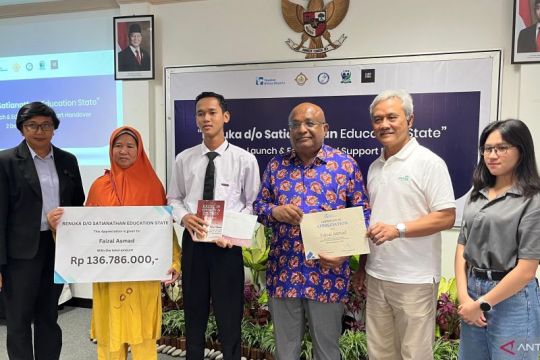 Yayasan Bintan Resort terima bantuan beasiswa dari Donatur Singapura