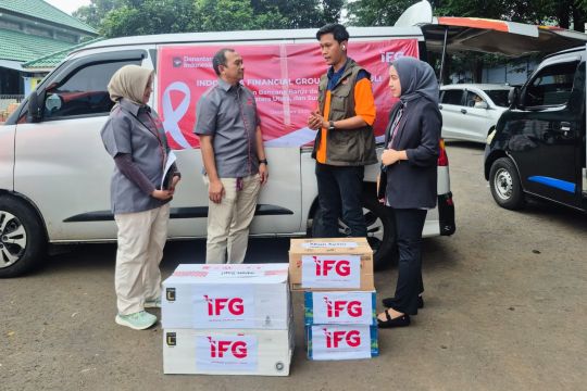 IFG Gandeng BNPB Salurkan Bantuan untuk Korban Banjir Bandang dan Tanah Longsor di Aceh, Sumut, dan Sumbar