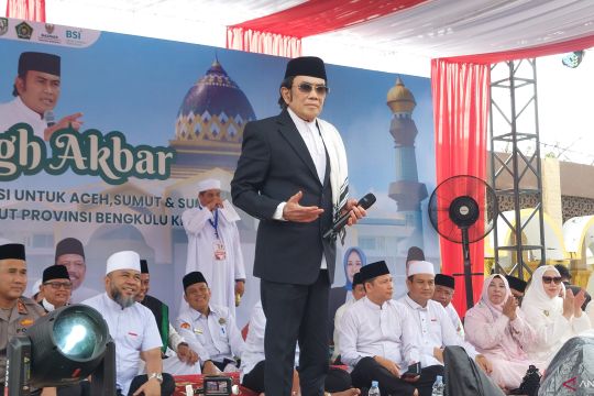 Rhoma Irama lelang jas hingga peci, galang dana bantu bencana Sumatera
