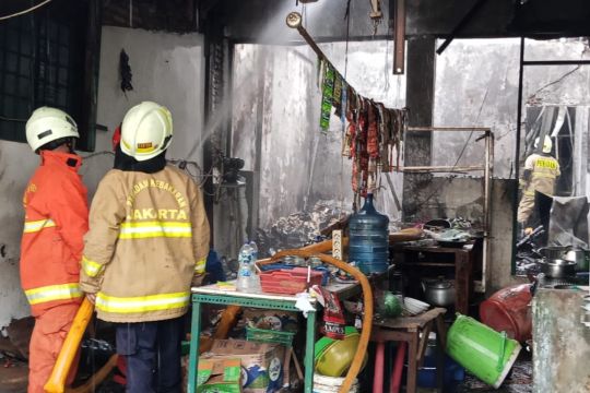 Gulkarmat kerahkan 60 personel padamkan kebakaran rumah di Jakut